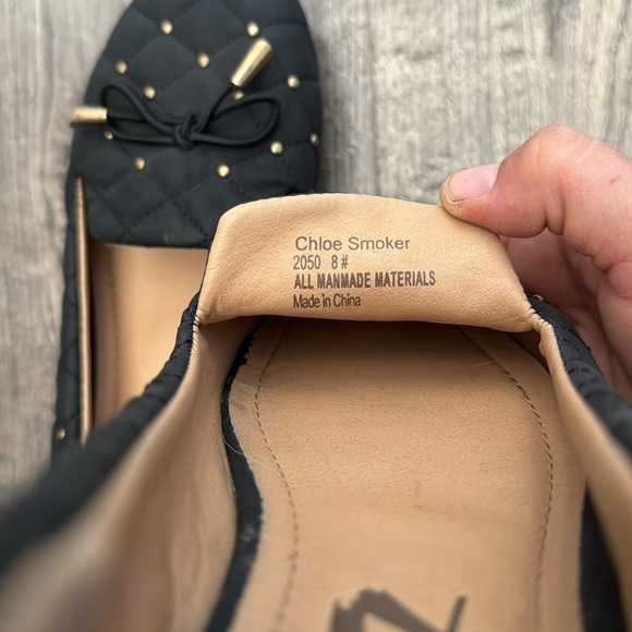 Seven7 Black Ballet Flats Size 8, Brass grommets, bow tie, stitch quilted fabric - Picture 5 of 8